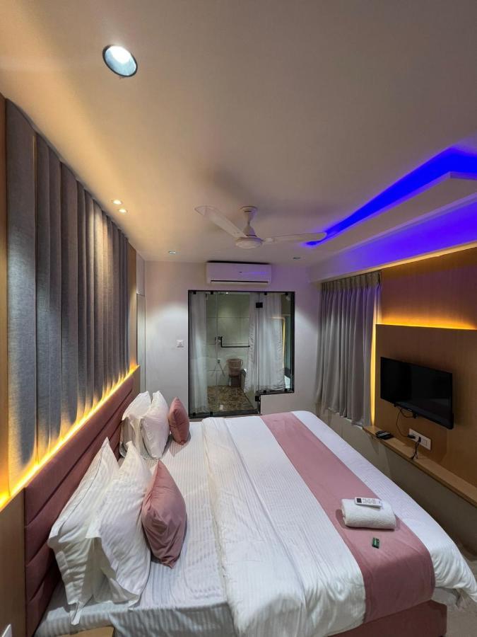 Hotel Cozzy Palace Surat Exterior photo